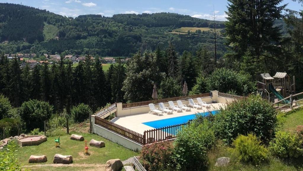 Camping Du Chateau Granges-sur-Vologne Экстерьер фото